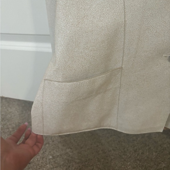 Rare calf skin Chanel jacket worn 2x - Picture 5 of 12